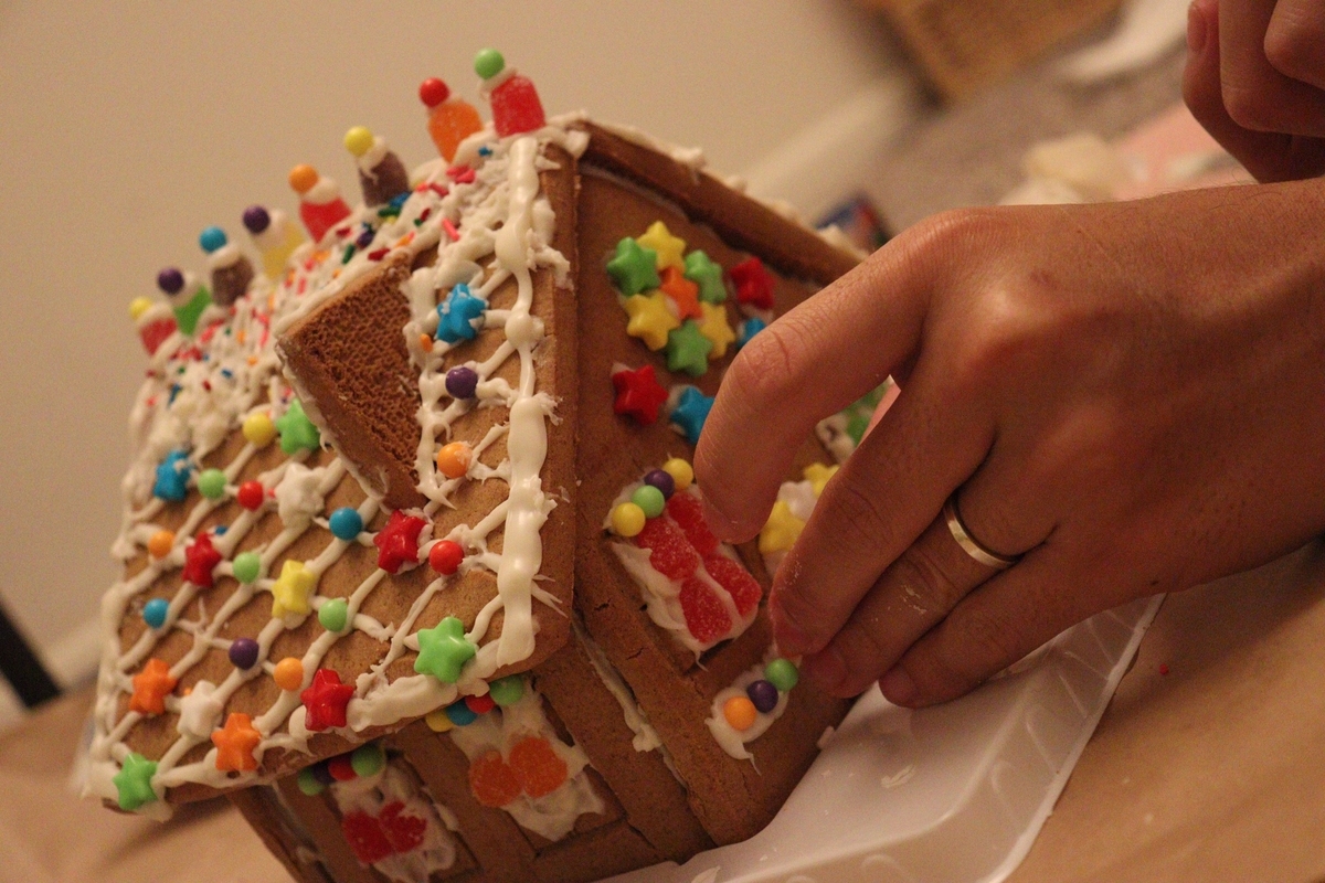 AnnArborでGingerbread Houseを竣工、のちに解体 - 海外旅行も行った