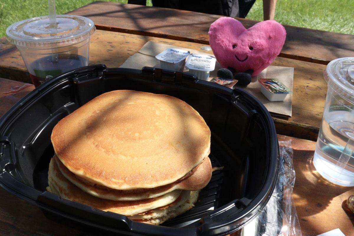 お誕生日はIHOPでパンケーキをお腹いっぱい食べよう🥞 - 海外旅行も