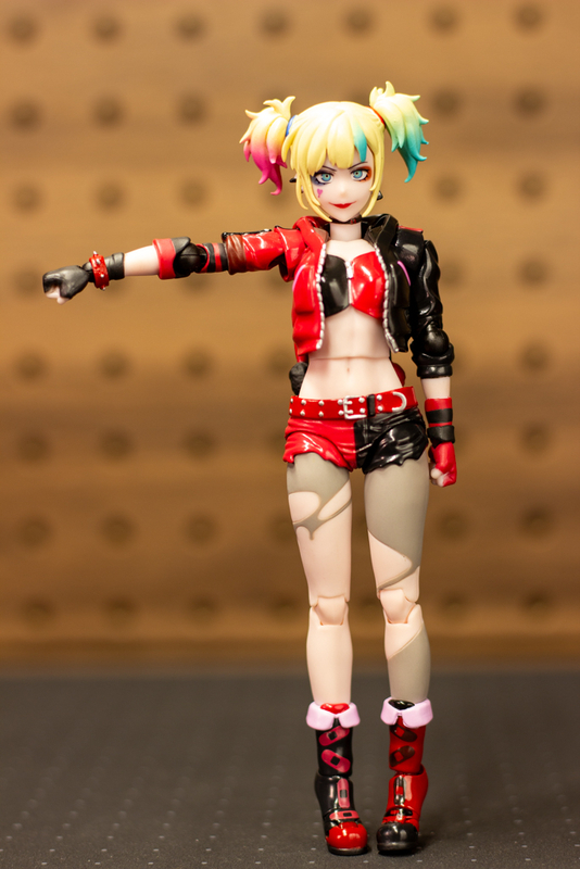 ハーレイ・クインが異世界へ！？『リボルテック アメイジング