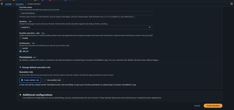 Lambda 関数作成画面の Permissions セクション Lambda 関数作成画面の Permissions セクション