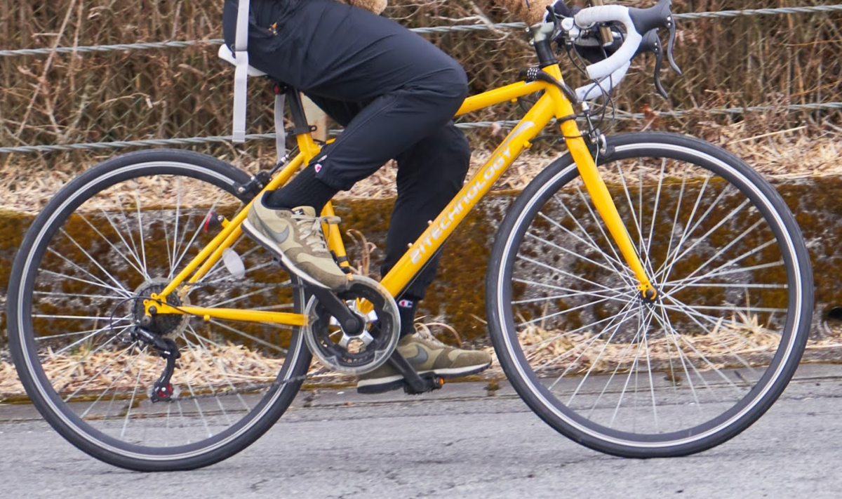 21TECHNOLOGYのロードバイクです。先日中古で18,000で購入しましたが