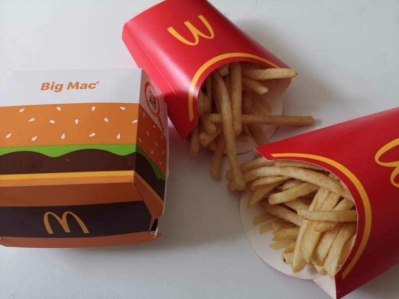 マックのポテトM、Lが250円なので、ビッグマックとポテトLを2つ購入