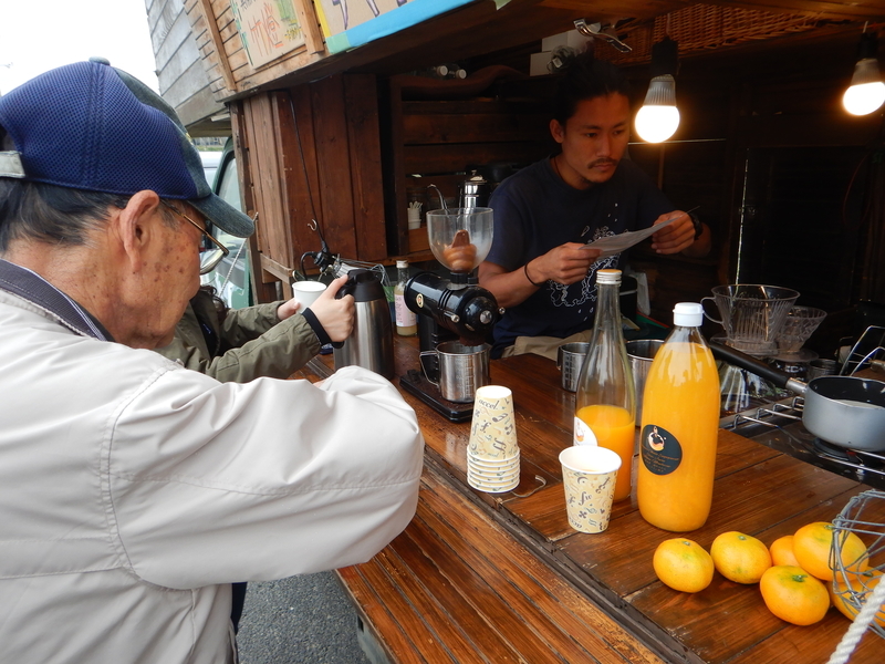 旅商人亮章のコーヒー支援