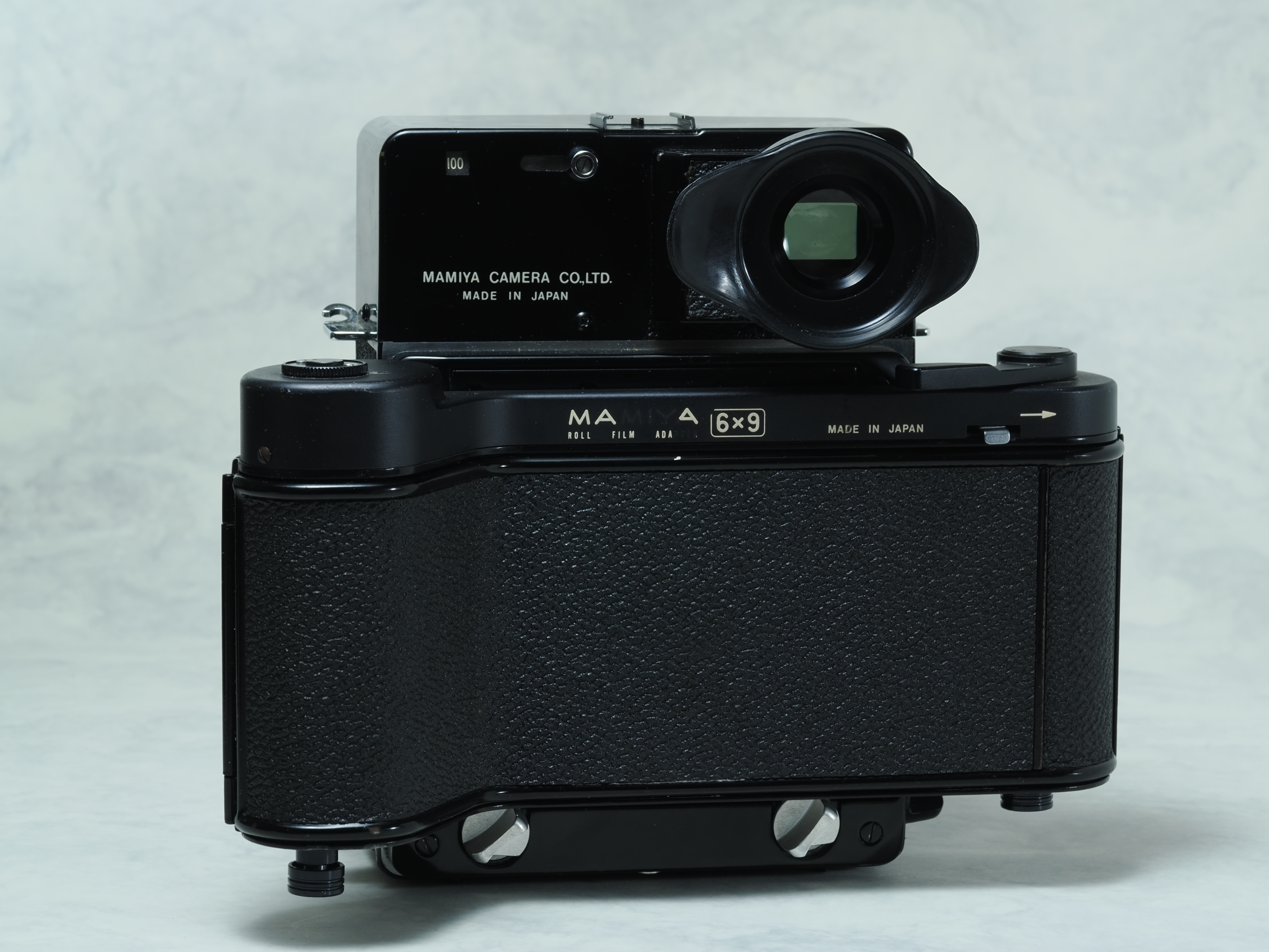マミヤプレス 100mm 50mm f/3.5 ファインダー付き 最前線の マミヤプレス 100mm 50mm f/3.5 ファインダー付き デジタルで
