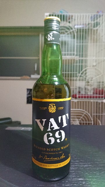 VAT69レビュー！超コスパのスコッチウイスキーの味と評価 - ぴろの
