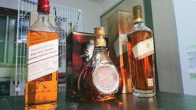 再値下げ:ジョニー・ウォーカー　レッド・ライ　フィニッシュ　3本セット　限定 ジョニーウォーカー レッドライフィニッシュ（数量限定） 700ml｜商品