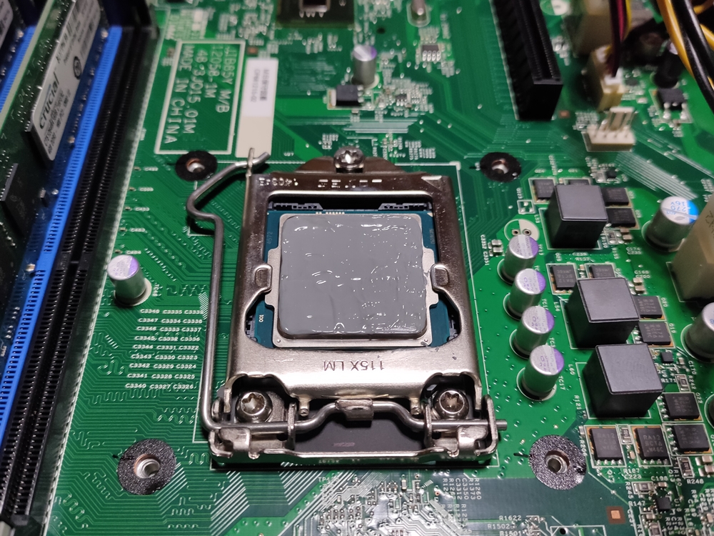 パソコン工房で購入した FUJITSU ESPRIMO D583/K の調整や動作確認など