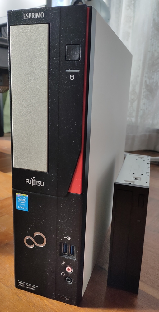 Fujitsu ESPRIMO D583/K SSD 512GBおまけ付き 富士通 ESPRIMO D583/JW