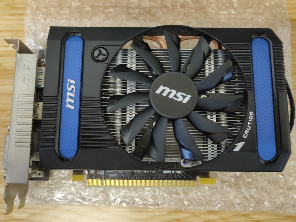 モニターにHDMI信号の映像が映らなくなってしまったグラボの修理をして