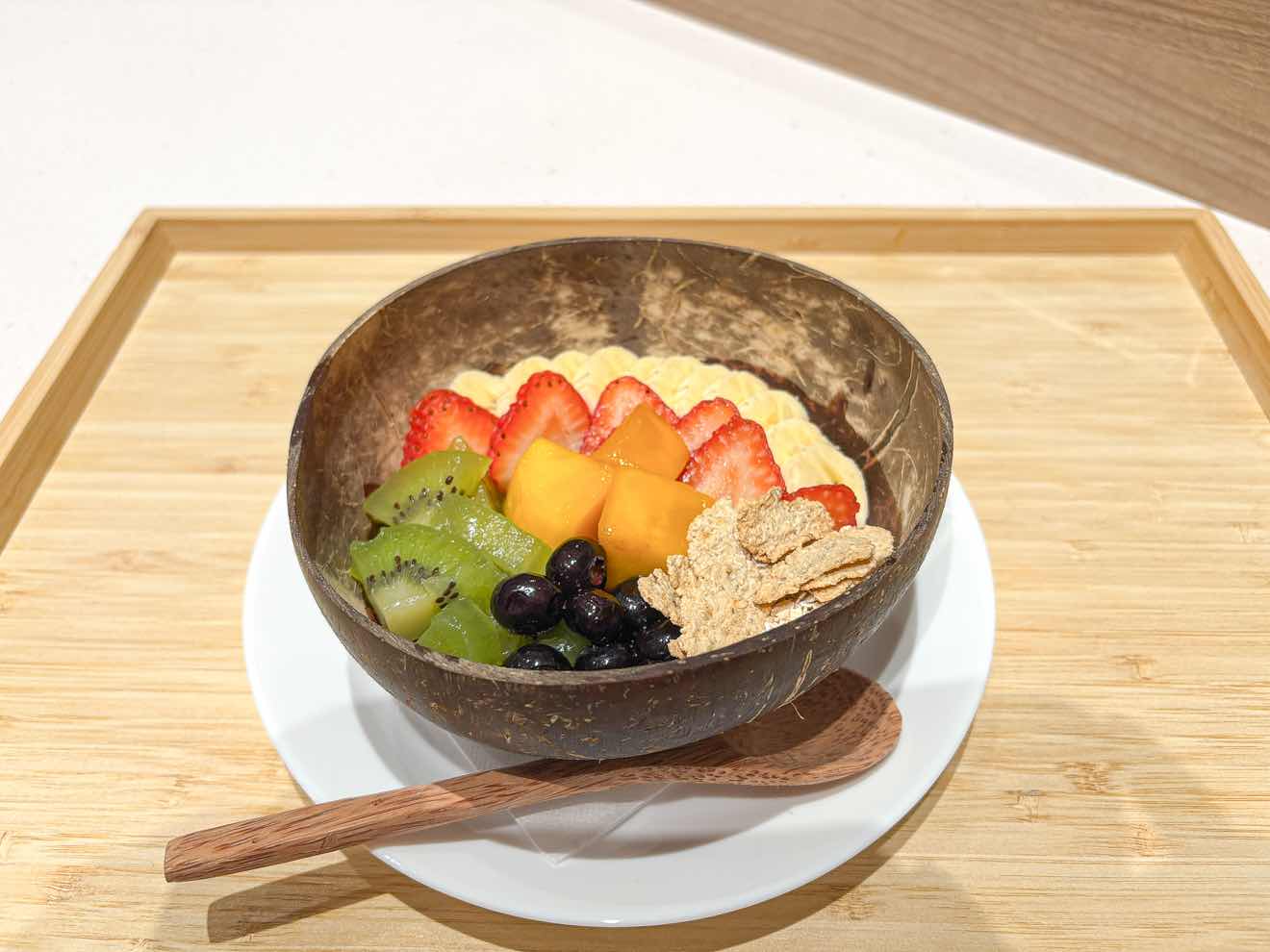 フルーツのアサイーボウルの画像です