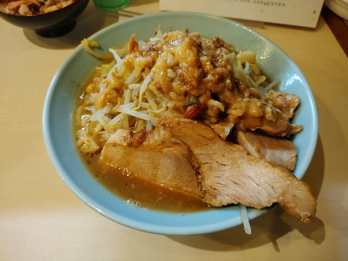 ラーメン4号】成増にオープン！ハイキック出身店主の二郎系ラーメン