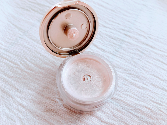 ベージュカラー