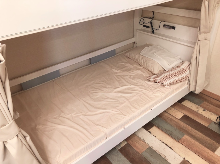 一晩お借りした寝床はこちら。たった一畳の私空間。