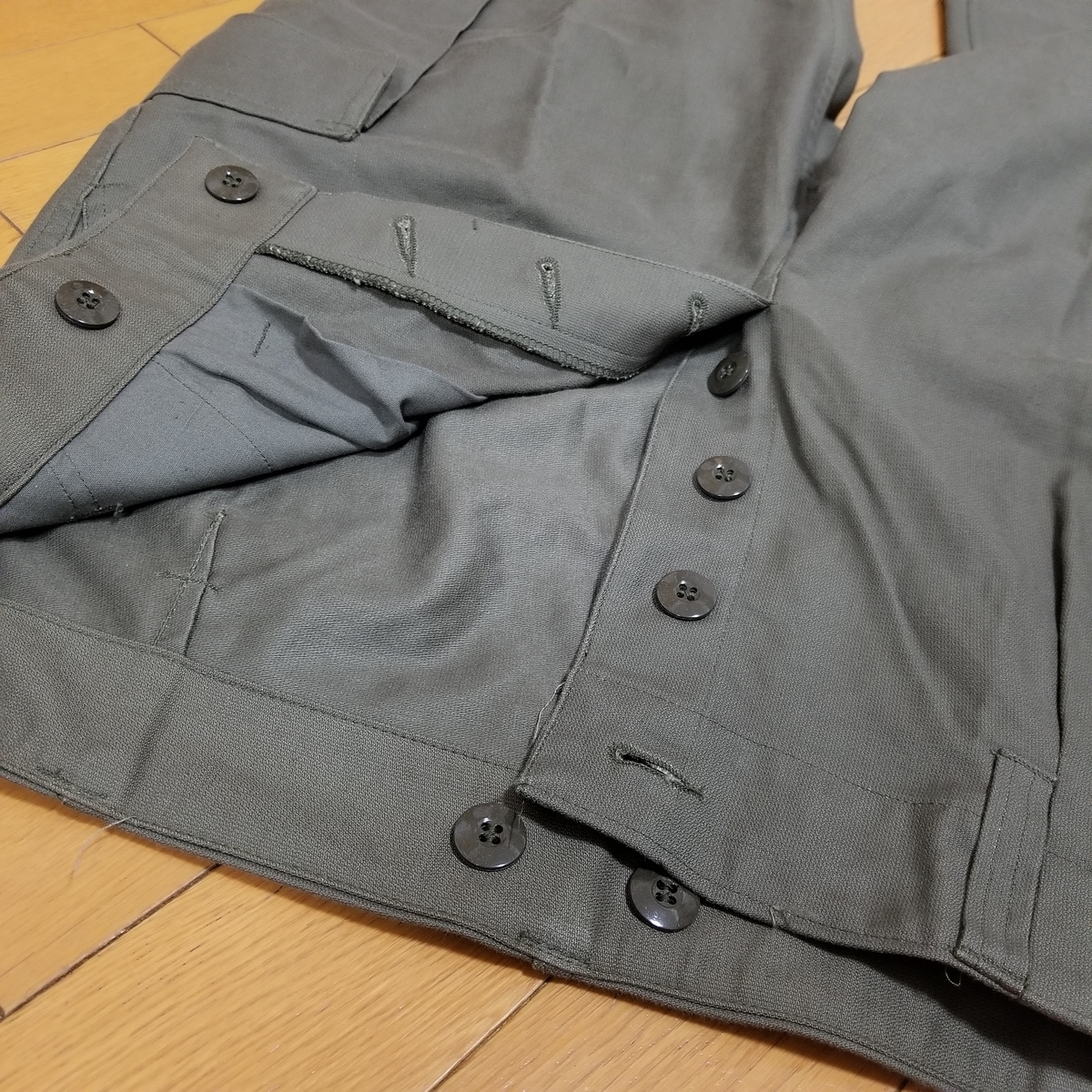 ドイツ軍 モールスキン カーゴパンツ 綺麗なシルエットのカーゴパンツ 