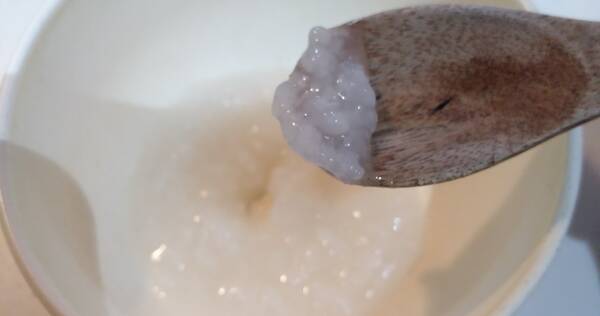 国産米をふっくら炊いた白かゆ