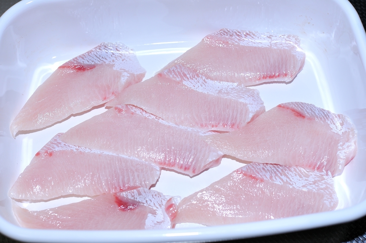 ブリ刺身が塩昆布でねっとりウマい 塩昆布締め丼 の作り方 魚屋三代目 メシ通 ホットペッパーグルメ