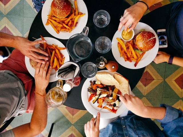 「筋トレ初心者にサプリメントなんていらない！ちまちま飲んでいないでしっかり飯食ってりゃいい」は本当か