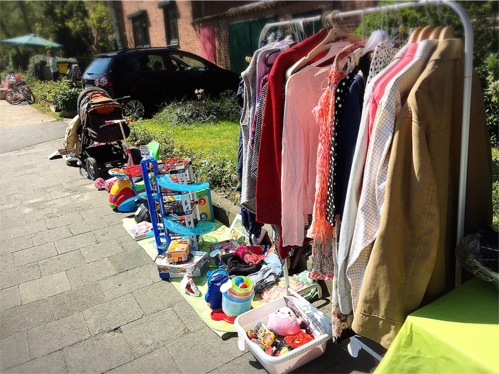 自宅前で Flohmarkt フリーマーケット Moin Moin北ドイツに暮らす 南ドイツで暮らしはじめました