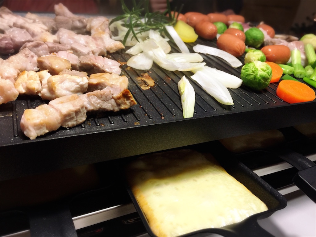 ドイツの冬と言えば「ラクレットチーズ」〜餅つき大会in ハンブルグ