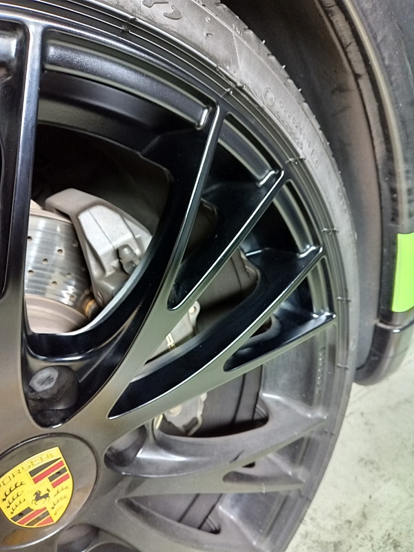東京都墨田区からポルシェ911カレラご来店！マットブラックホイールの