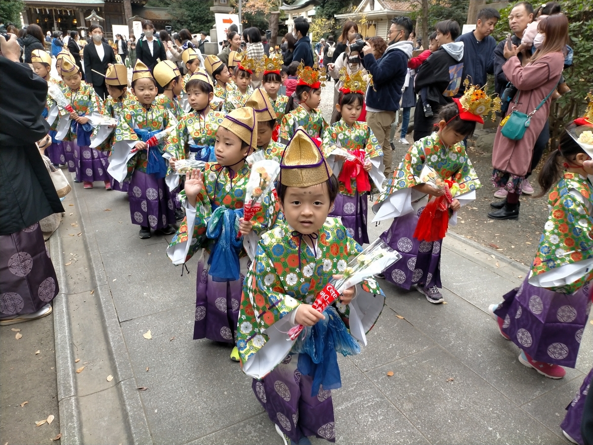稚児行列、行われる - ぶろぐ 前鳥の森から