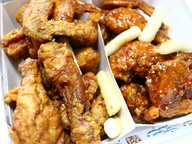 新大久保でチキンをテイクアウト さくにっき
