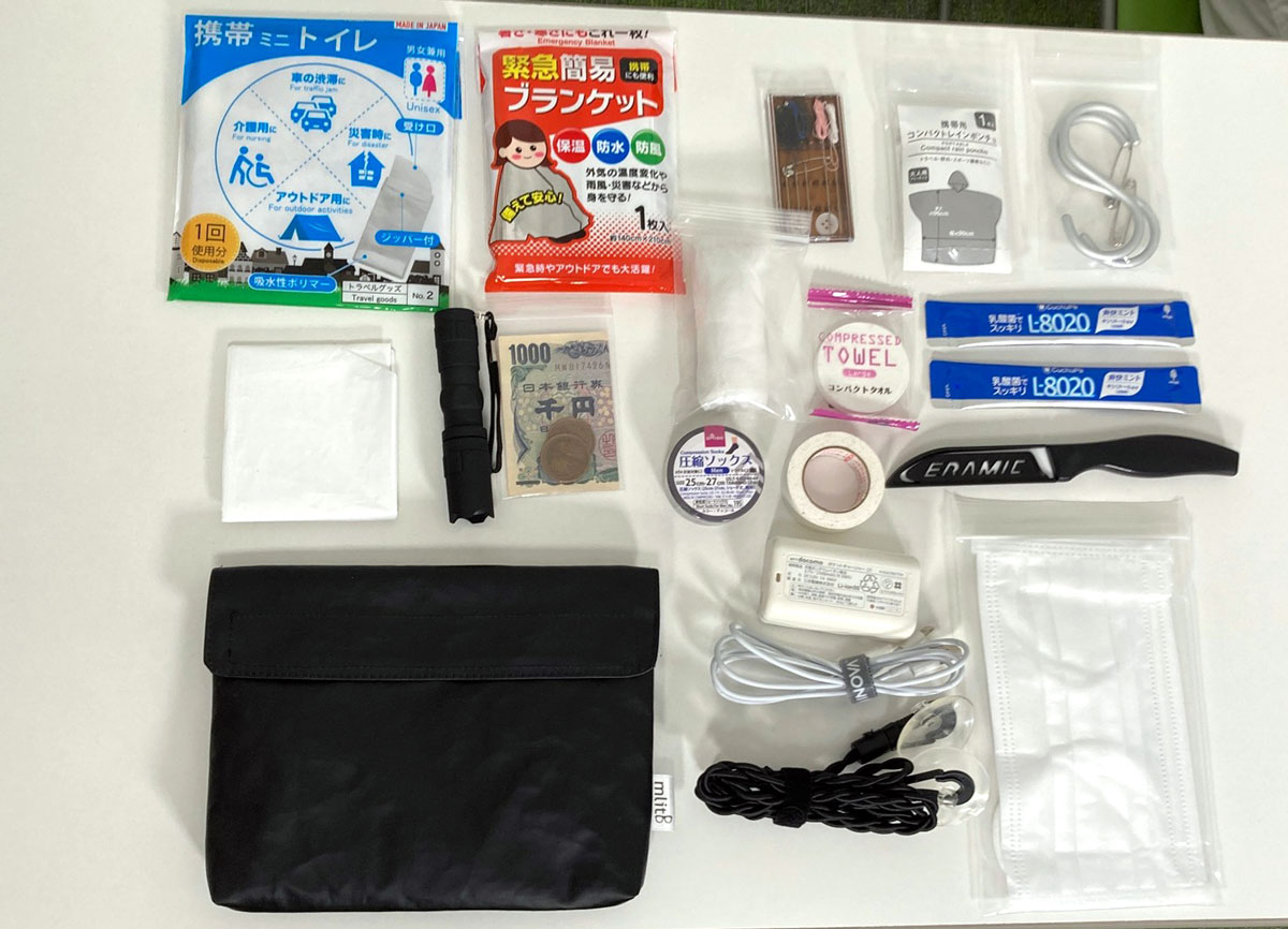 コジマジックさんが防災ポーチに入れるもの ポーチでオッケー Bousai さくマガ コジマジックさんが防災ポーチに入れるもの ポーチでオッケー Bousai さくマガ