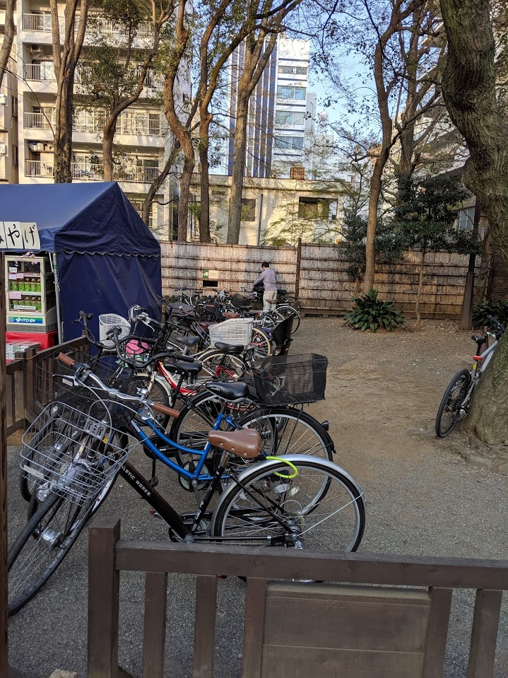 六義園駐輪スペース【都内で見つけた自転車駐輪場情報シェア