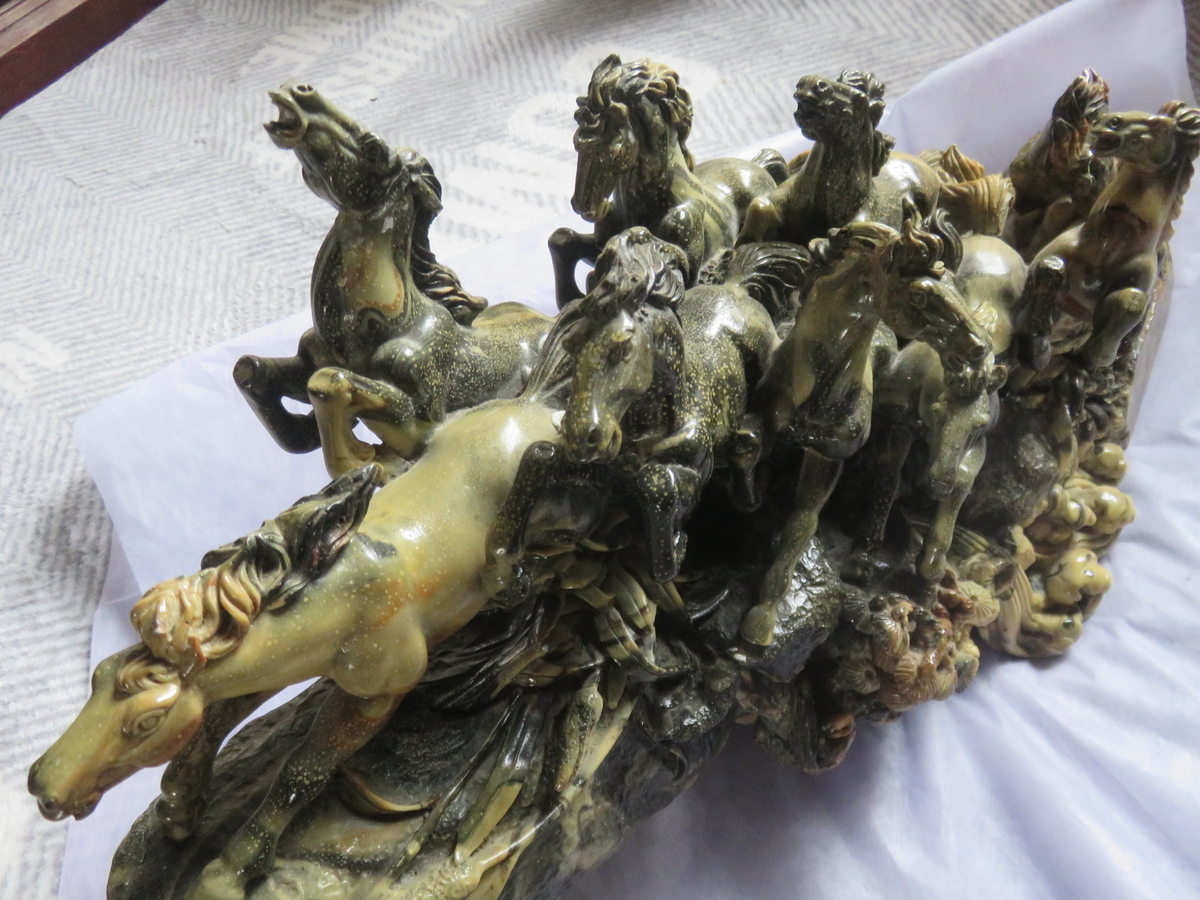 九頭馬 置物 - さくらの部屋（庭）の花日記