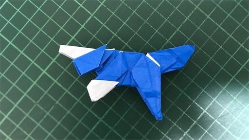 ブラキディオス（さくB） - さくBは折り紙を折っている