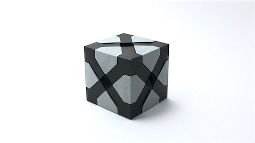 X-CUBEシリーズ（折り紙） - さくBは折り紙を折っている