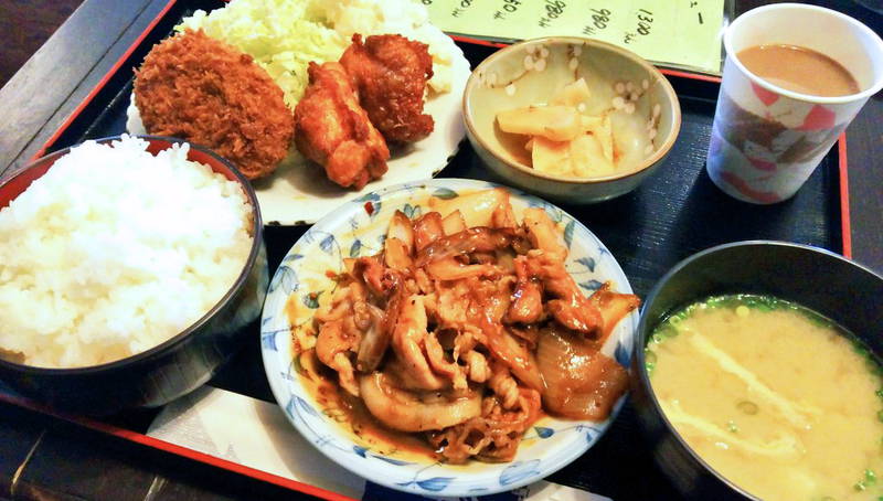 さんふぁいぶ コスパ最高 静岡市随一のメガ盛り揚げ物定食店 静岡市観光 グルメブログ みなと町でも桜は咲くら