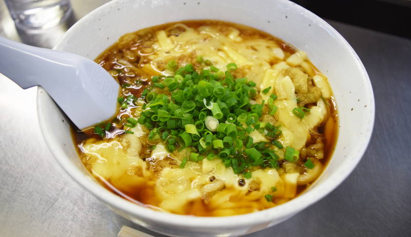 富士見そば 静岡駅の悪魔のグルメ チーズそば チーズうどん 静岡市観光 グルメブログ みなと町でも桜は咲くら