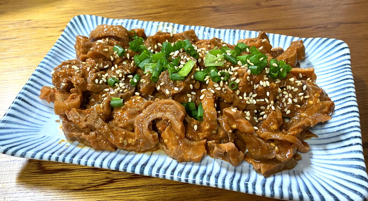 マグロの胃袋チャンジャ風 清水 フジ物産のレアな肴を食べてみた 静岡市観光 グルメブログ みなと町でも桜は咲くら