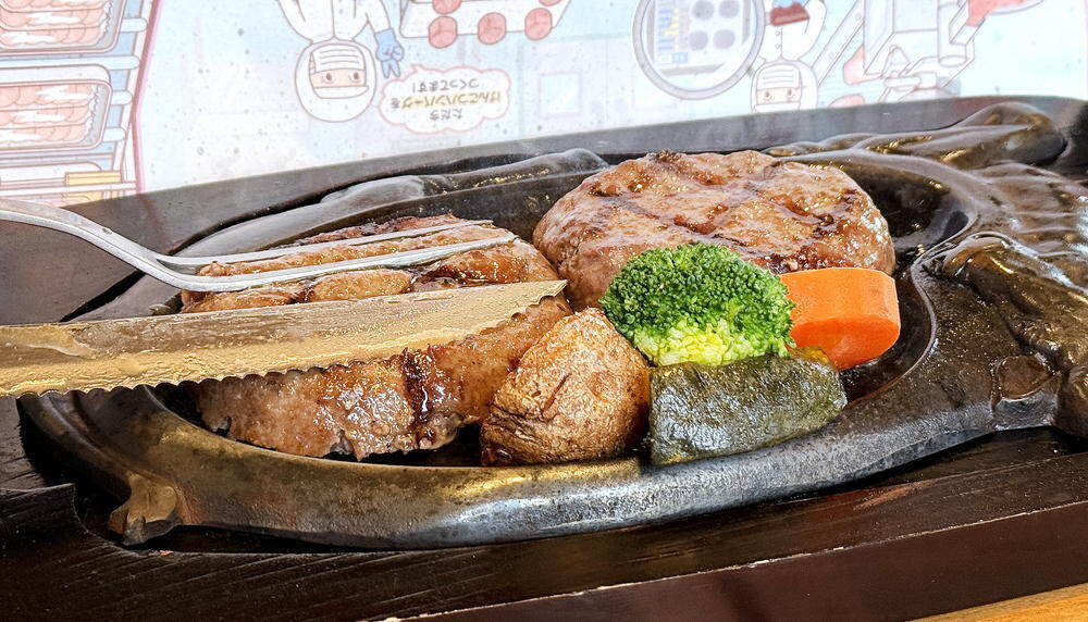 さわやか』清水店で炭焼きバーガーと炭焼きシーザーサラダ！ - 静岡市