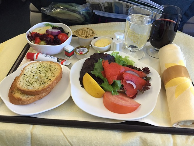3カ所 おまけ 飛行機に乗らないで機内食が食べられる場所 ゆらゆら まったり