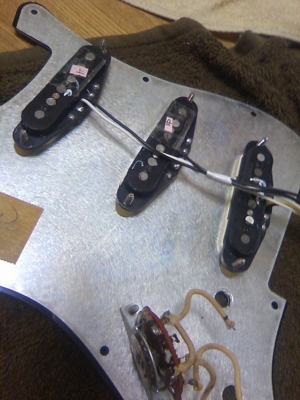 FENDER Vintage Noiseless交換しました