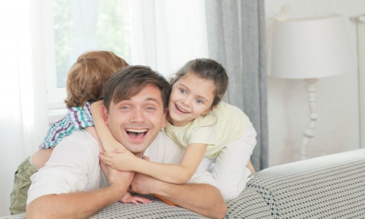 夫婦の仲いい姿は子供は心地いい