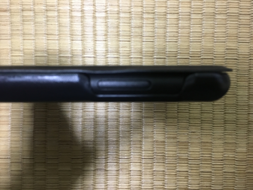 本体側面(microSDカードスロット)