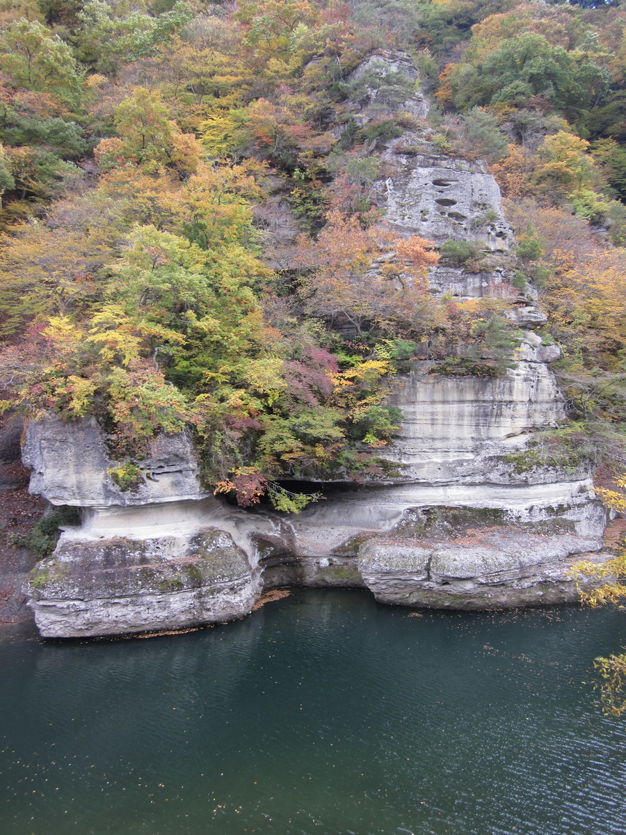 塔のへつりの紅葉 福島県南会津郡下郷町 Random Life Blog