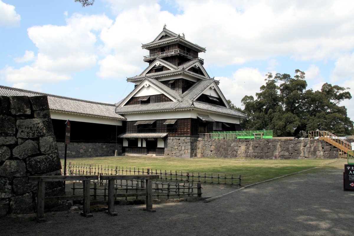 地震でねじれた宇土櫓、解体復旧へ - san-nin-syuの城旅