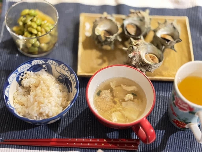サザエのつぼ焼きで夜ごはん〜写真映えってなに?おいしいの? - 食いしんぼsanaの「舌の記憶」