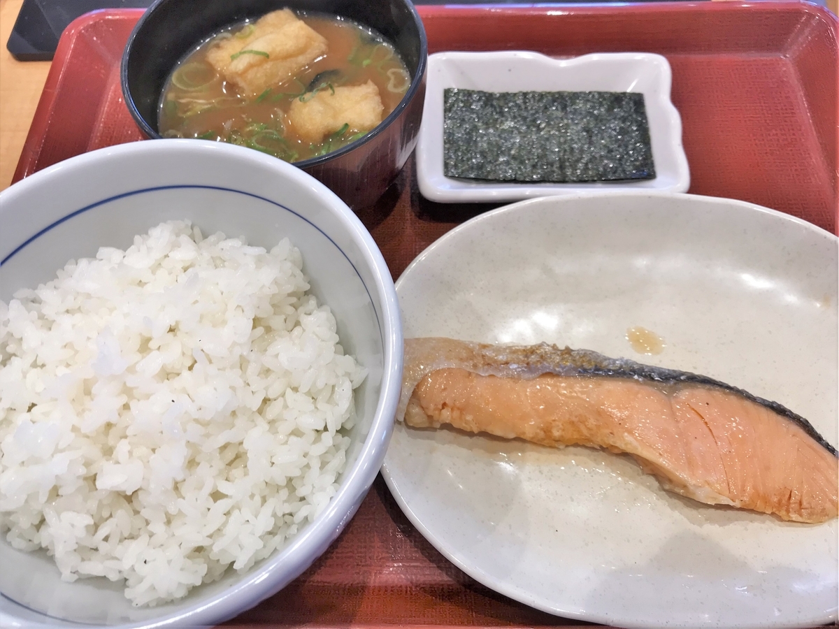 なか卯で 銀鮭定食 還暦のカメラ小僧 三好学生のフォトライフin大阪