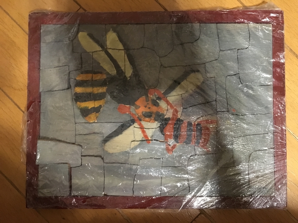 共食いする蜂