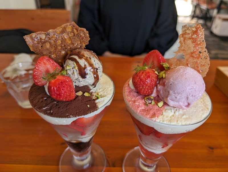 糸島のイチゴ農家カフェ🍓パフェ - にゃおタビ