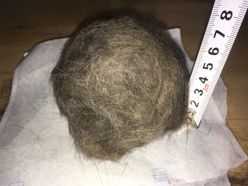シモウで直径7㎝の猫毛ボールの完成
