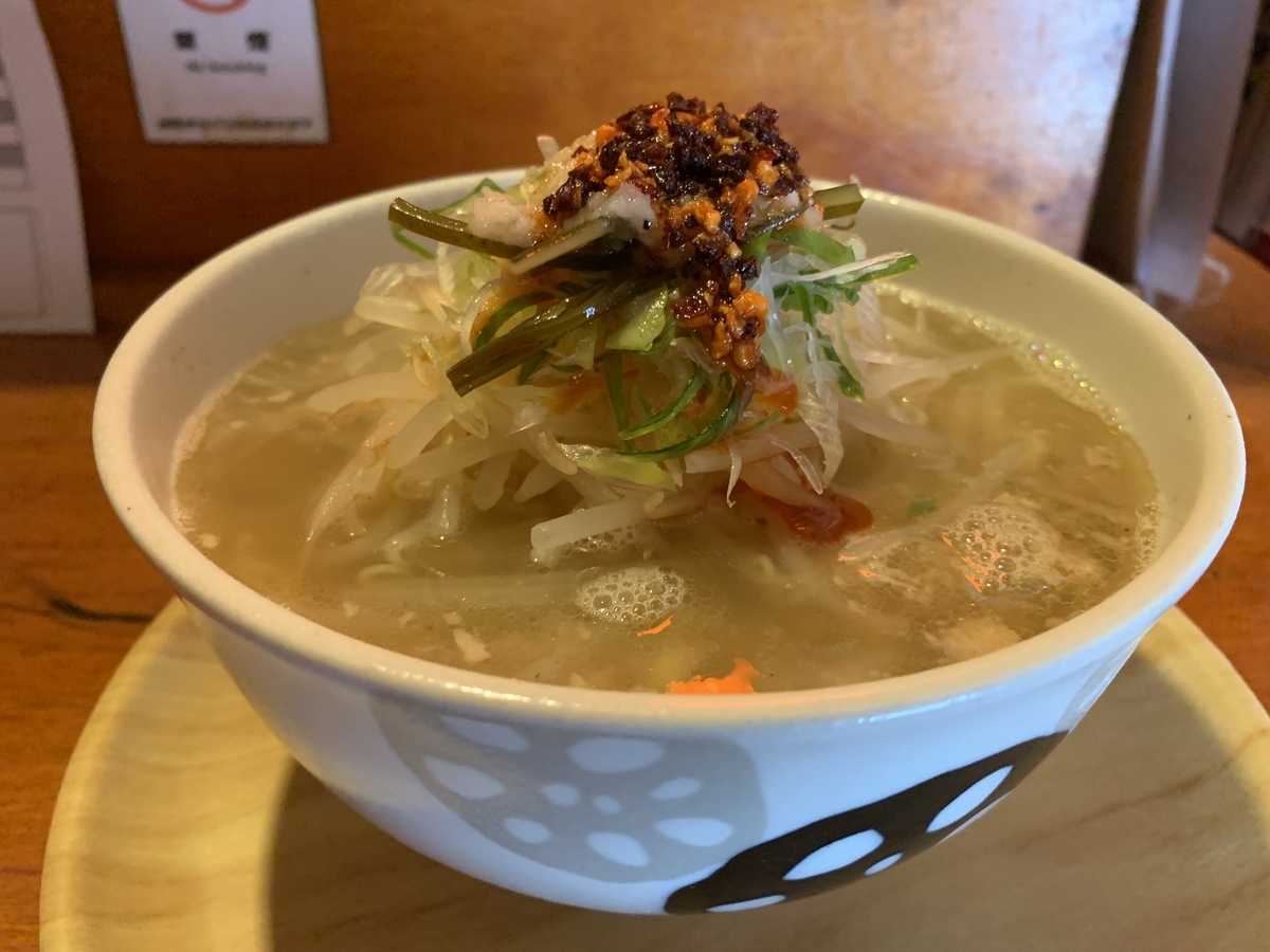 トリおじさん 3 とりおじそばを赤ダレで - さんぺいの沖縄そば食べ歩き