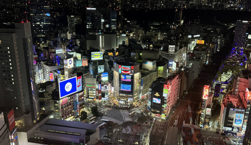 東京本社から見る渋谷スクランブル交差点の眺め。