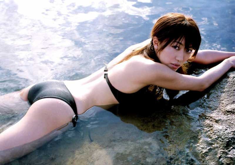 里田まい