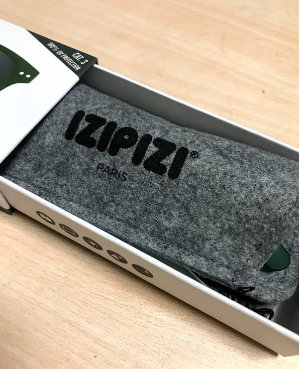 IZIPIZIケース